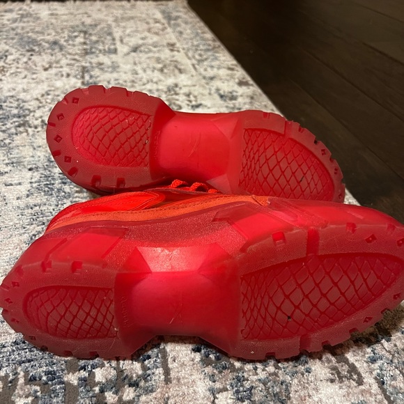 Red Cardi B Club C Reeboks size 7 - Picture 2 of 4